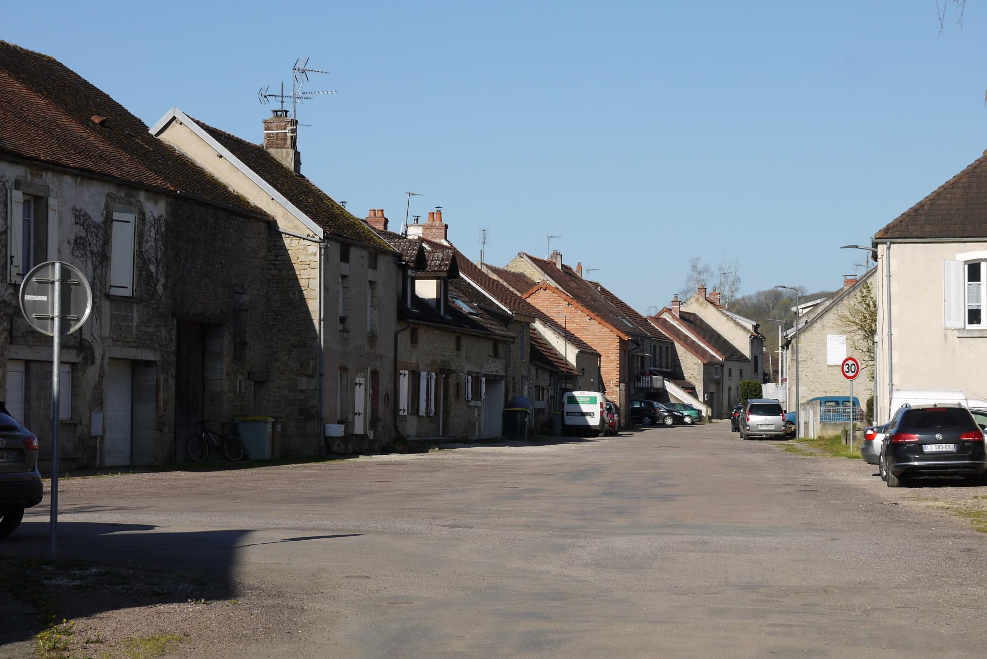 la grande rue après l'enfouissement des réseaux